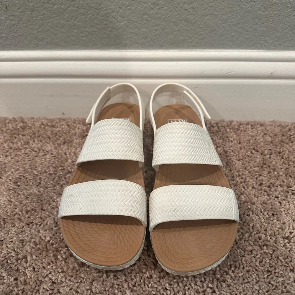 Reef Water Vista - Picture 2 of 2